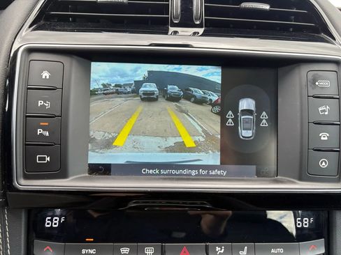 Used 2017 Jaguar F-PACE R-Sport image 24