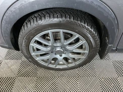 Used 2020 Nissan Kicks SR w/ SR Premium Package image 9