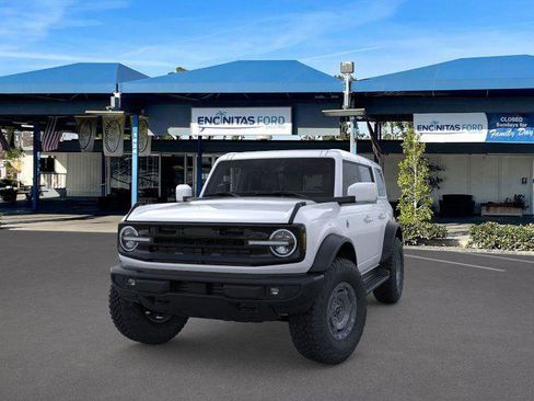 New 2025 Ford Bronco Outer Banks w/ Sasquatch Package image 2