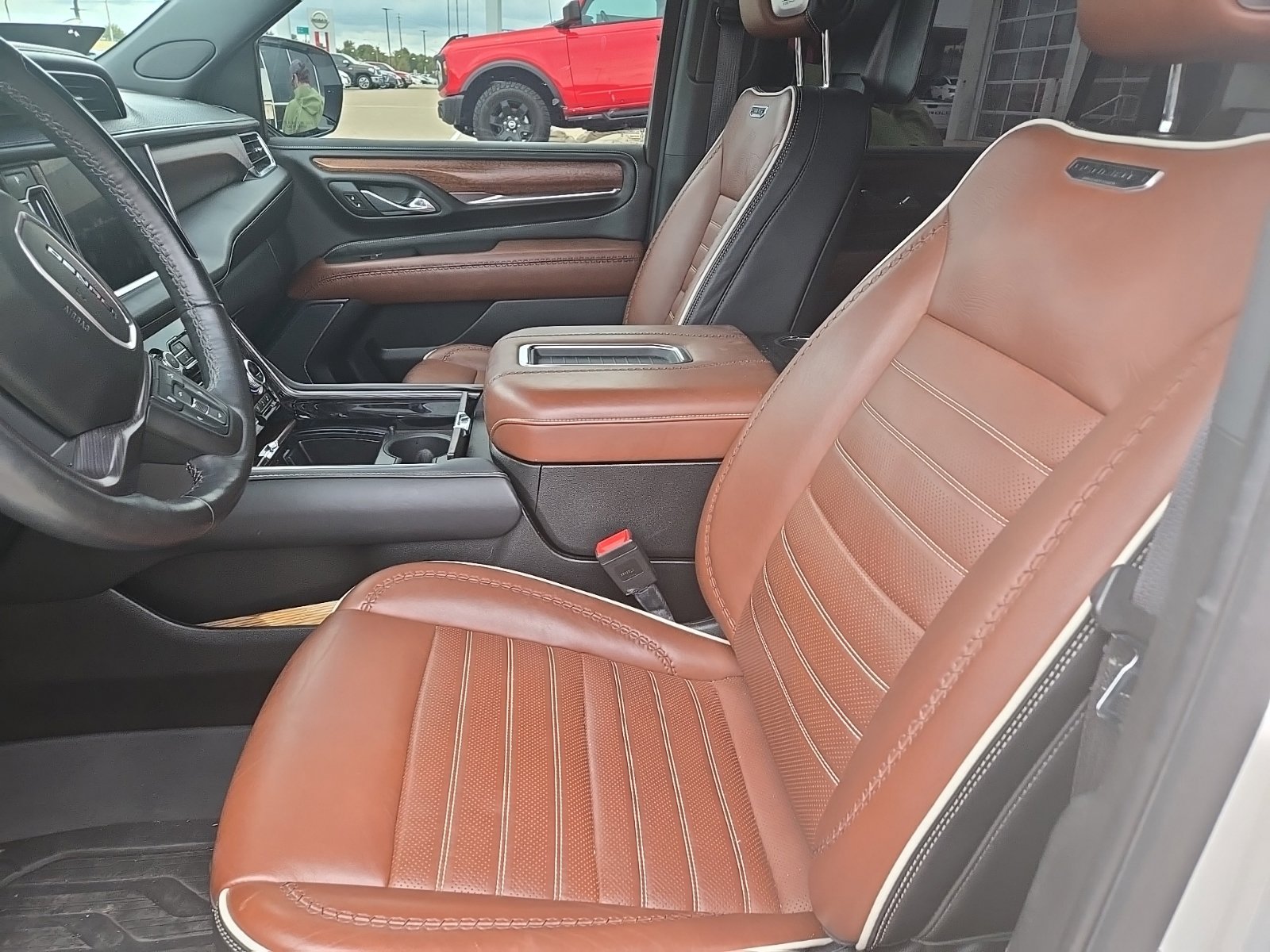 Used 2023 GMC Yukon XL Denali Ultimate w/ LPO, Floor Liner Package AWD/4WD image 14