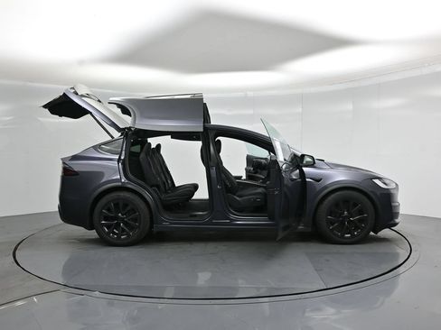 Used 2023 Tesla Model X AWD/4WD image 3