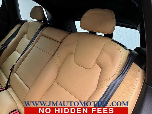 Used 2019 Volvo XC60 T5 Inscription w/ Protection Package image 16
