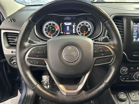 Used 2020 Jeep Cherokee Latitude Plus w/ Comfort/Convenience Group image 15