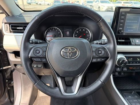 Used 2020 Toyota RAV4 XLE Premium AWD/4WD image 15