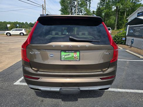 Used 2017 Volvo XC90 T6 Momentum w/ Vision Package AWD/4WD image 5