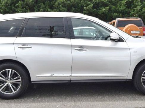 Used 2019 INFINITI QX60 Luxe w/ Essential Package AWD/4WD image 11