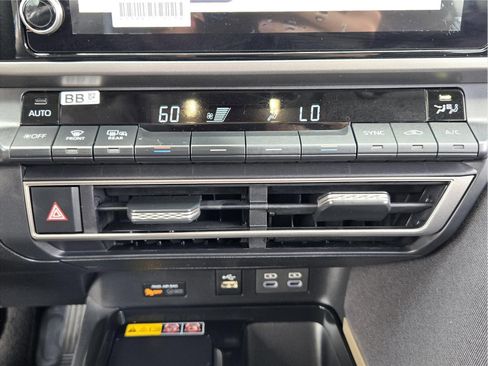 Used 2025 Toyota Camry LE FWD image 18