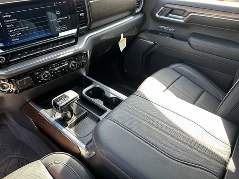 Certified 2024 Chevrolet Silverado 1500 High Country w/ High Country Premium Package image 21