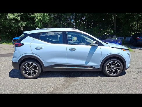 Certified 2023 Chevrolet Bolt EUV Premier FWD image 9
