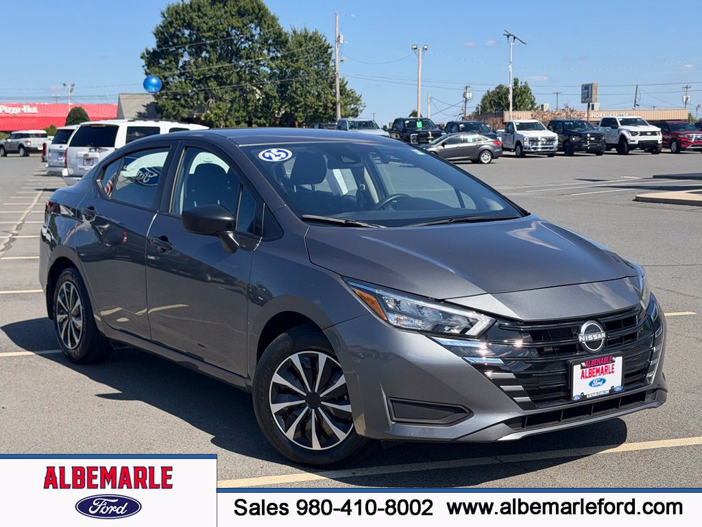 Used 2025 Nissan Versa S w/ Trunk Package FWD image 1