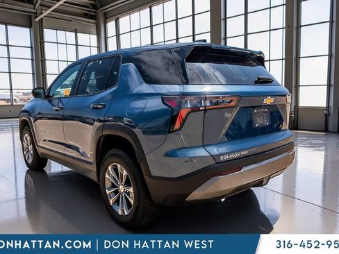 Used 2025 Chevrolet Equinox LT AWD/4WD image 19