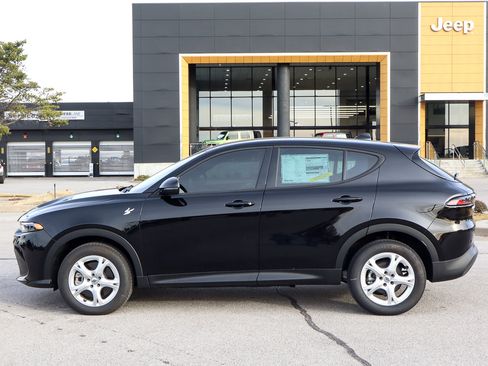 New 2025 Dodge Hornet GT w/ Cold Weather Group image 8