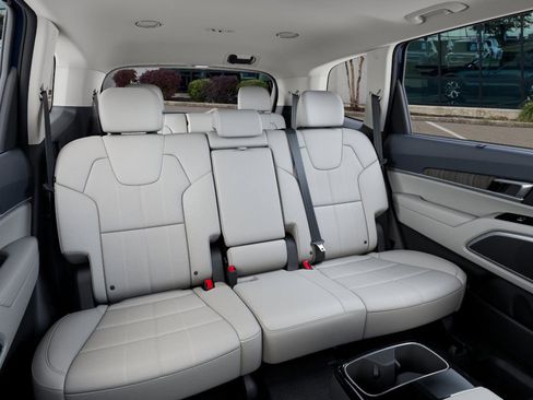 New 2025 Kia Telluride EX image 16