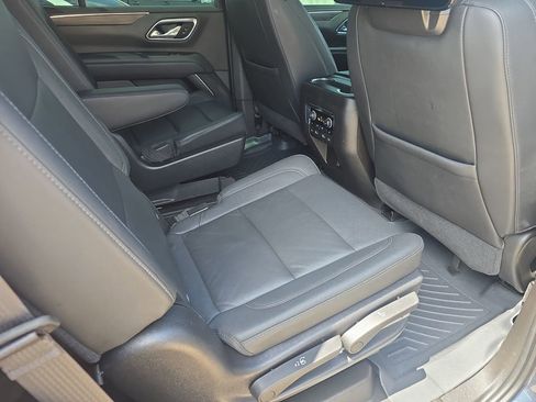 Used 2021 Chevrolet Tahoe Z71 w/ Luxury Package AWD/4WD image 11