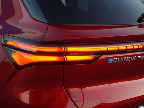 New 2026 Chevrolet Equinox EV LT image 29