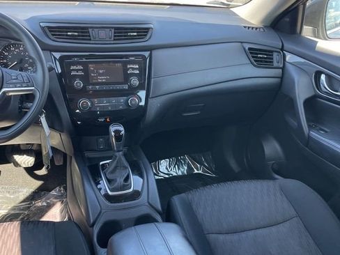 Used 2017 Nissan Rogue S image 9