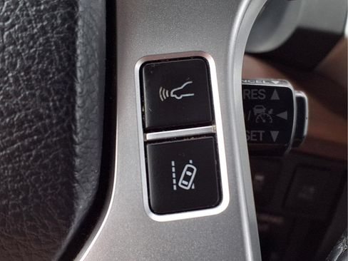 Used 2018 Toyota Tundra Limited w/ Limited Premium Package AWD/4WD image 24