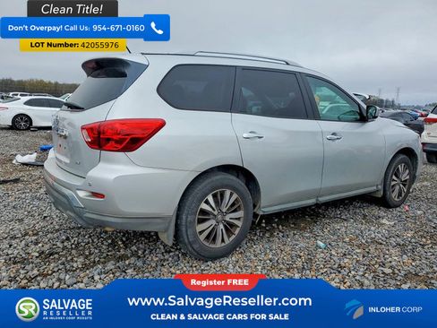 Used 2017 Nissan Pathfinder SV image 4