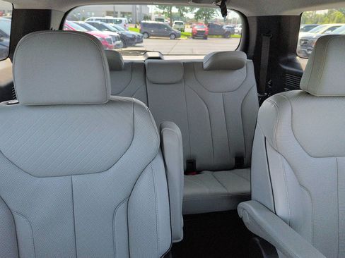 Used 2024 Hyundai Palisade SEL FWD image 11