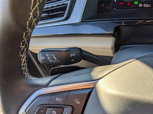 Certified 2025 Volkswagen Atlas Cross Sport SE image 27