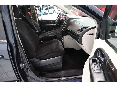 Used 2014 Dodge Grand Caravan SXT FWD image 15