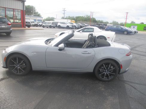 Used 2024 MAZDA MX-5 Miata Grand Touring w/ Appearance Package image 2