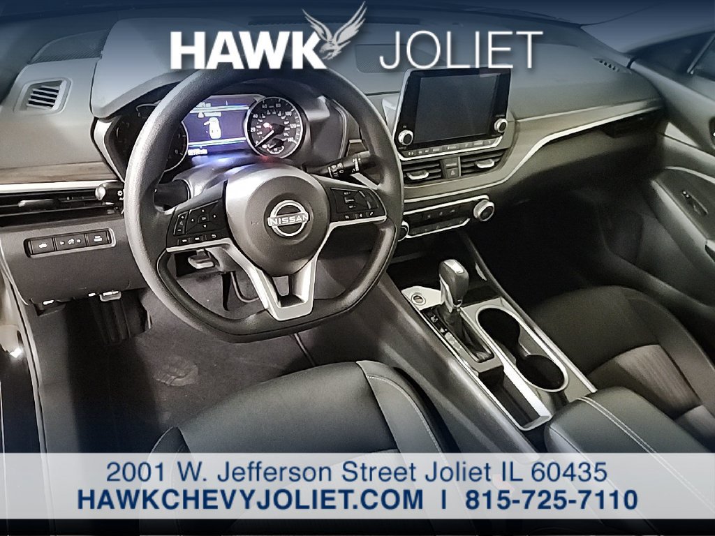 Used 2024 Nissan Altima 2.5 SV FWD image 10