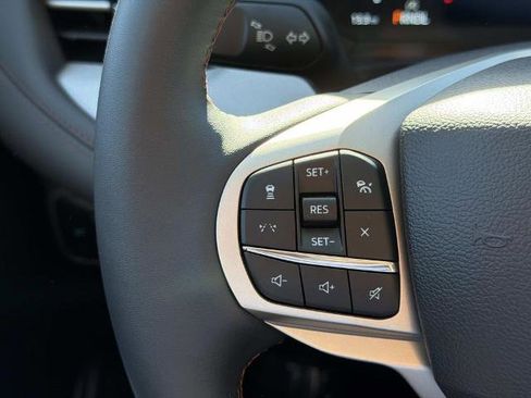 Certified 2025 Ford Explorer Active RWD image 22