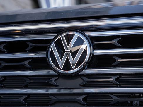 New 2026 Volkswagen Atlas SE image 3