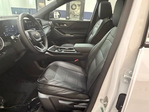 Used 2026 Chevrolet Equinox LT w/ Safety and Technology Package FWD image 29