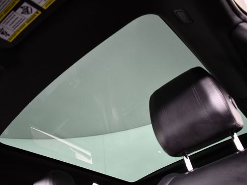 Used 2020 Land Rover Range Rover Evoque SE image 35