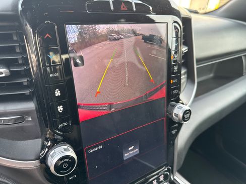 Used 2023 RAM 1500 Big Horn image 28