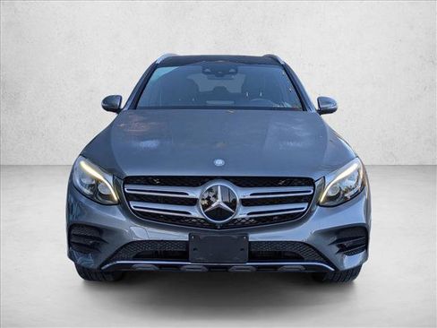 Used 2017 Mercedes-Benz GLC 300 4MATIC image 2