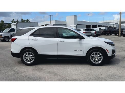 Certified 2023 Chevrolet Equinox LS w/ LS Convenience Package FWD image 9