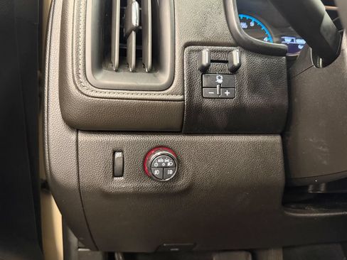 Used 2022 GMC Canyon Elevation RWD image 21