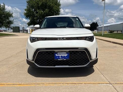 Used 2025 Kia Soul LX FWD image 4