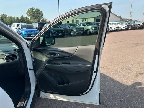 Used 2022 Chevrolet Equinox RS w/ LPO, Floor Liner Package AWD/4WD image 30