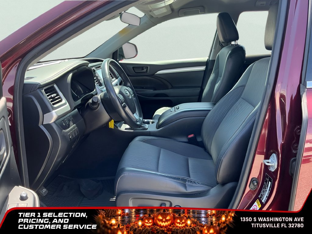 Used 2018 Toyota Highlander Plus w/ Carpet Mat Package (TMS) AWD/4WD image 26