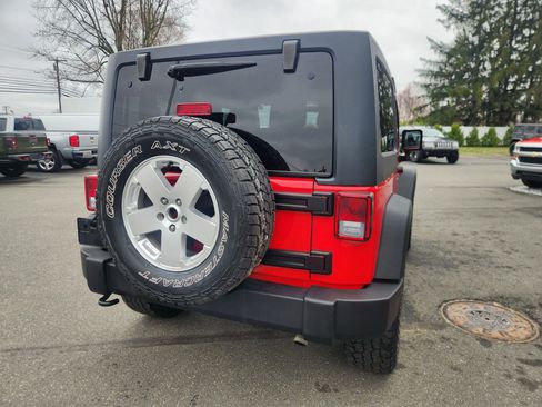 Used 2016 Jeep Wrangler Sport w/ Connectivity Group AWD/4WD image 15