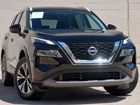 Used 2023 Nissan Rogue SV w/ SV Premium Package FWD image 2