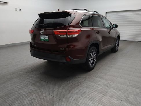 Used 2019 Toyota Highlander XLE FWD image 9