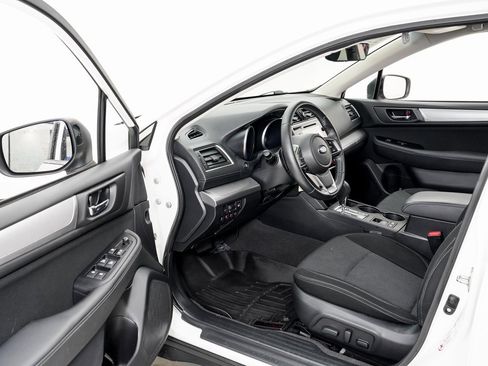 Used 2019 Subaru Outback 2.5i Premium image 7