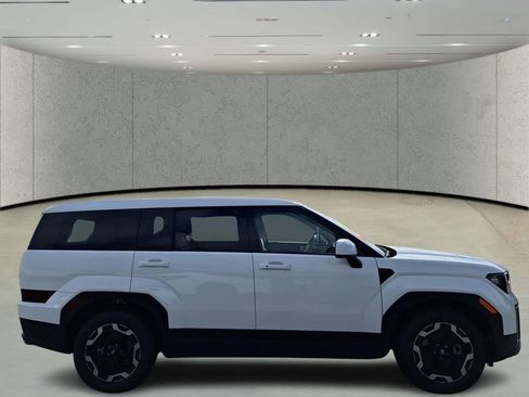 Used 2024 Hyundai Santa Fe SE image 6