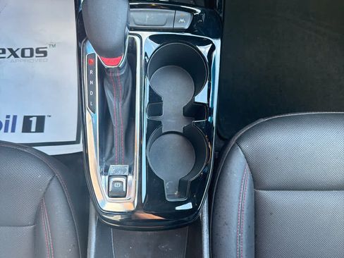 Used 2025 Chevrolet Trax RS w/ Sunroof Package FWD image 18