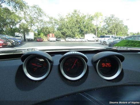 Used 2010 Nissan 370Z Coupe RWD image 28
