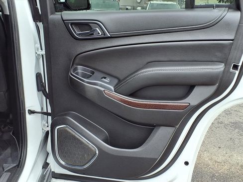 Used 2017 GMC Yukon SLT image 14