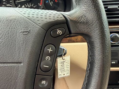 Used 2003 BMW 325xi Sedan image 13