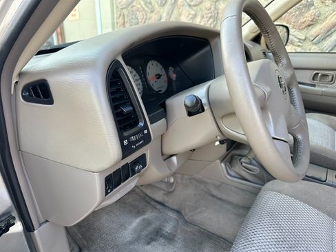 Used 2004 Nissan Pathfinder SE image 13