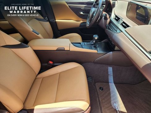 Used 2020 Lexus ES 300h w/ Premium Package FWD image 12