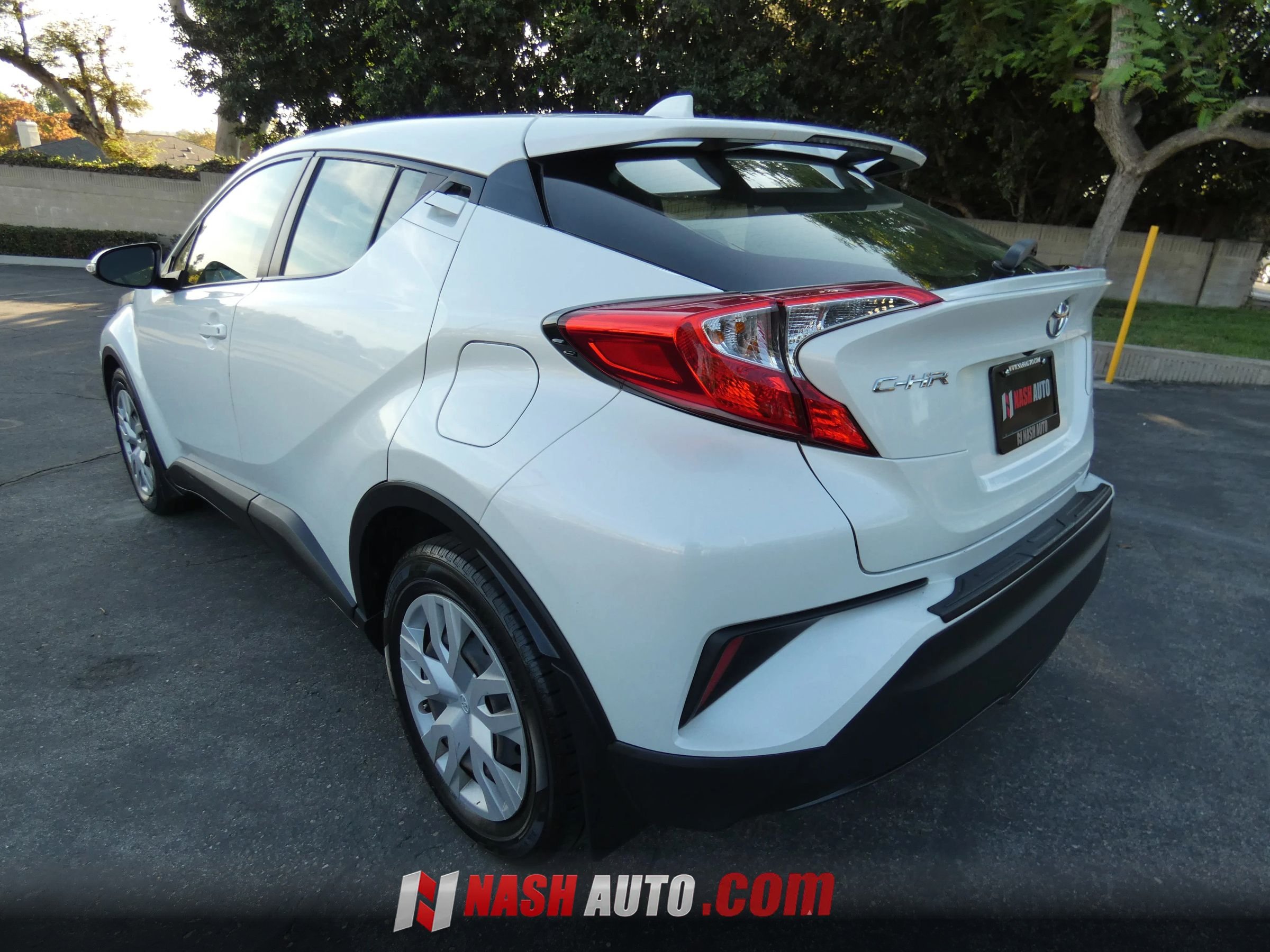 Used 2019 Toyota C-HR LE FWD image 10